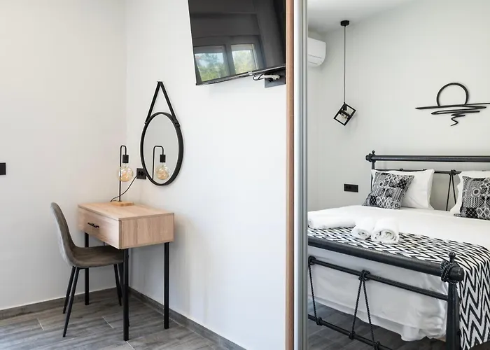 Calliope's Rhodes Comfort Apartment *